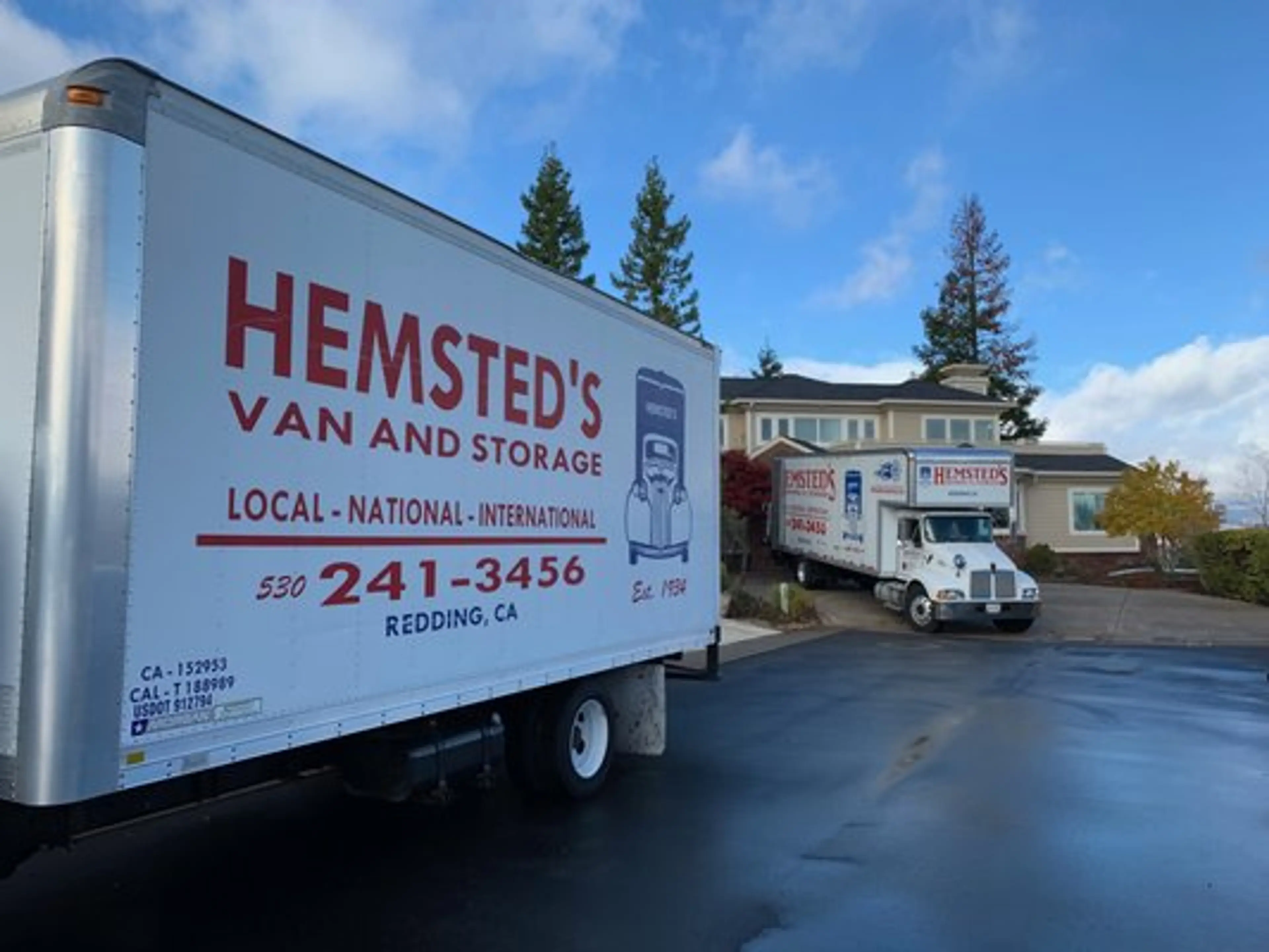 Hemsted's Moving & Storage logo