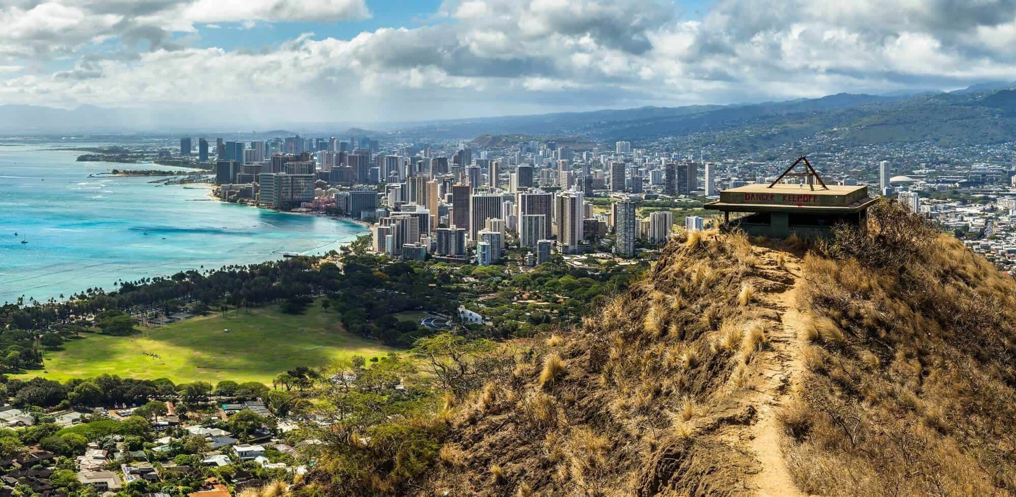 Honolulu, HI background image