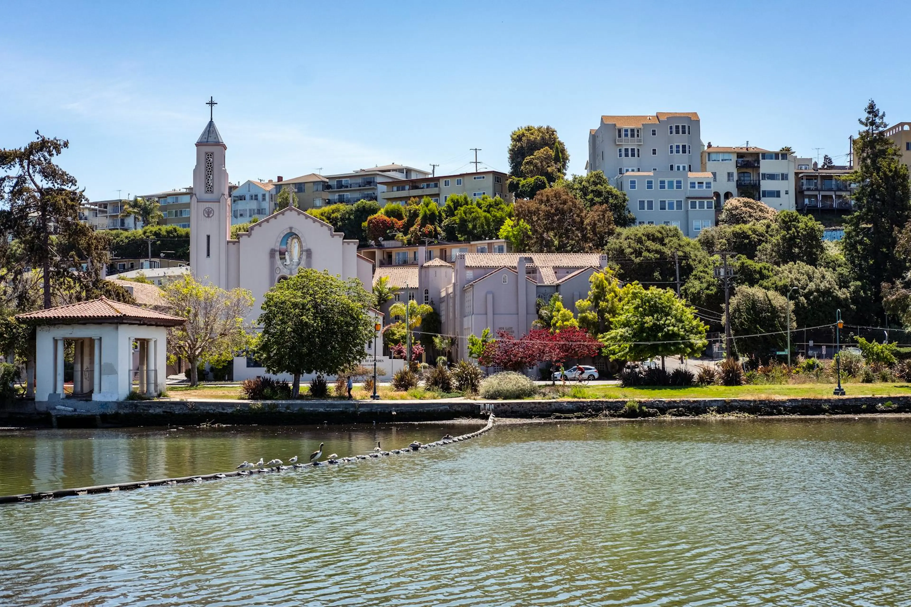 Oakland, CA background image